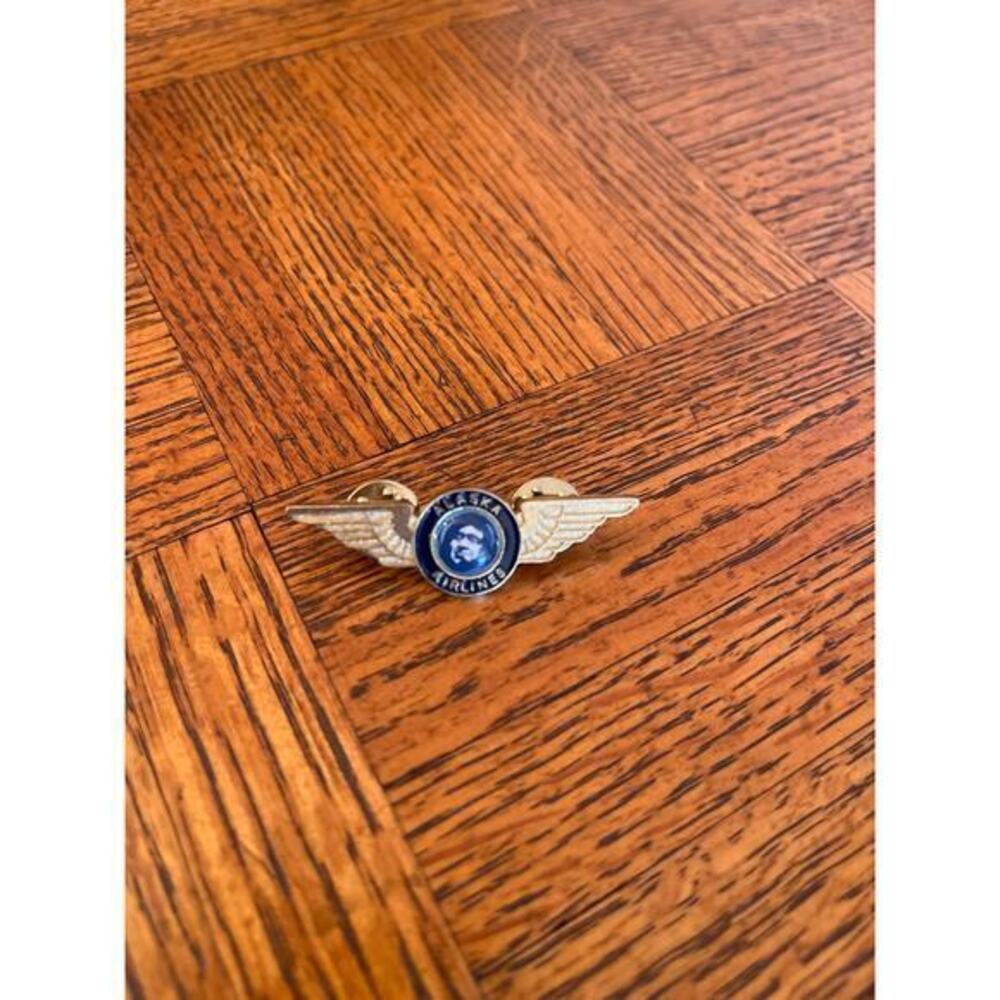 Alaska airlines wings pin
